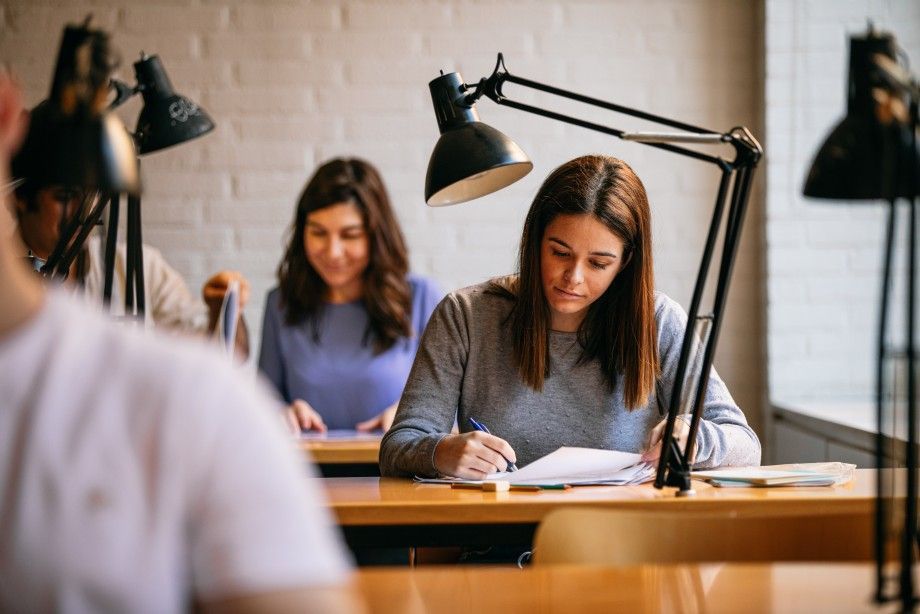 Aprobado por mayoría agilizar las ayudas a los estudios universitarios